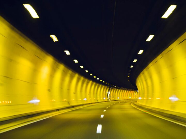 Przełożone otwarcie tunelu w Sulejówku – nawierzchnia wymaga wymiany