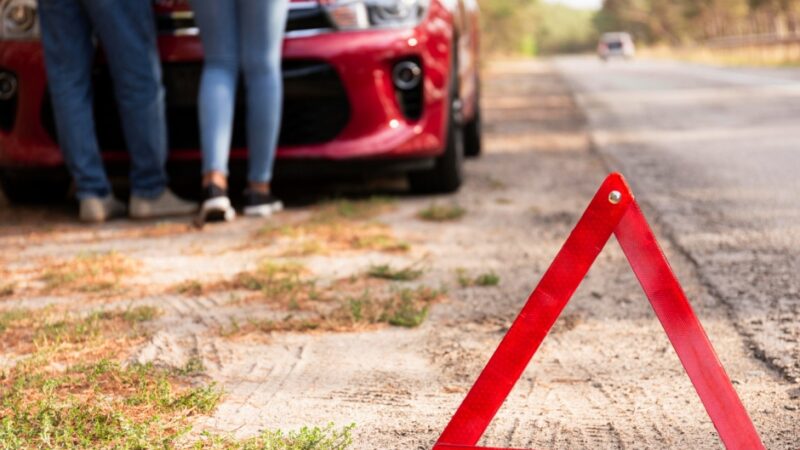 Kolizja dwóch samochodów ciężarowych na autostradzie A2 skierowana w stronę stolicy