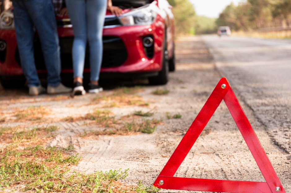 Kolizja dwóch samochodów ciężarowych na autostradzie A2 skierowana w stronę stolicy