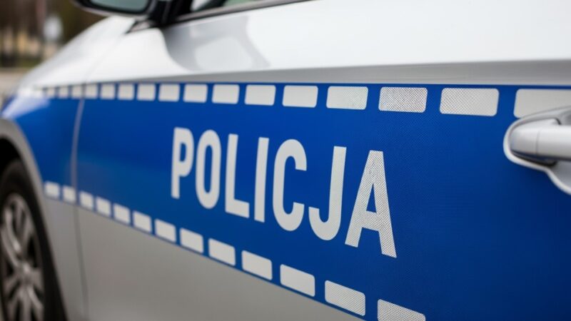 Zgłoś swojego bohatera w mundurze do konkursu „Policjant, który mi pomógł”!