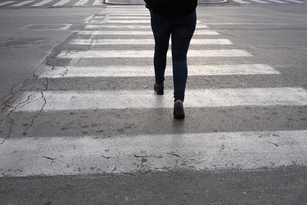 Bezpieczna podróż do szkoły – policja uczy dzieci zasad ruchu drogowego