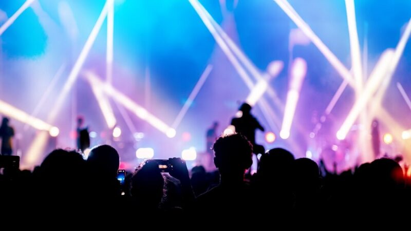 Muzyczna podróż przez życie Jana Pawła II – zapraszamy na koncert!